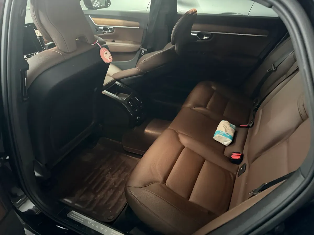 2022 Volvo S90 2.0T 250HP L4 8AT,autocango,china used car exporter,china ev exporter,chinese used car exporter,chinese used ev exporter