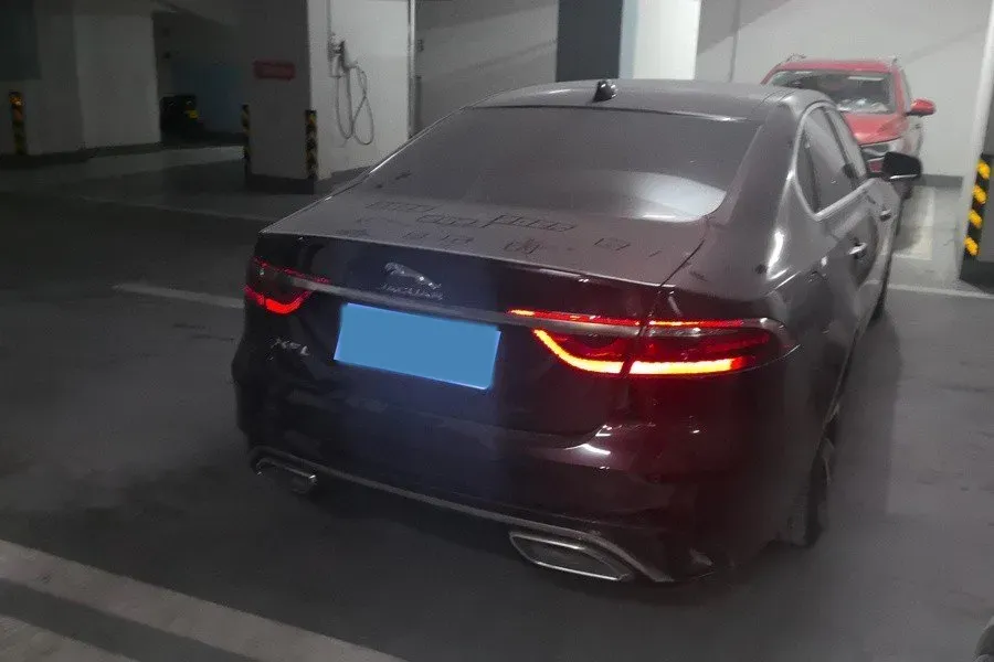 2021 Jaguar XFL 2.0T 200HP L4 8AT,autocango,china used car exporter,china ev exporter,chinese used car exporter,chinese used ev exporter