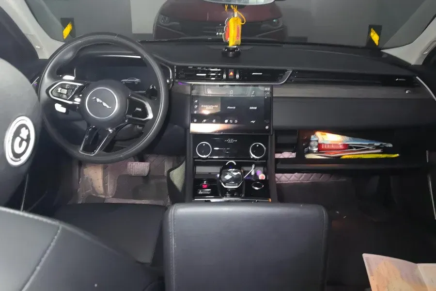 2021 Jaguar XFL 2.0T 200HP L4 8AT,autocango,china used car exporter,china ev exporter,chinese used car exporter,chinese used ev exporter