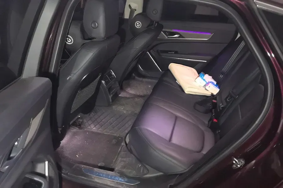 2021 Jaguar XFL 2.0T 200HP L4 8AT,autocango,china used car exporter,china ev exporter,chinese used car exporter,chinese used ev exporter