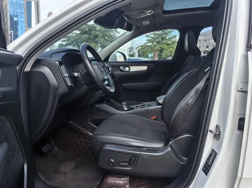2020 Volvo XC40 1.5T 163HP L3 8AT,autocango,china used car exporter,china ev exporter,chinese used car exporter,chinese used ev exporter