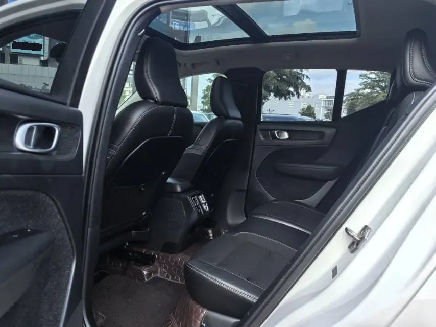 2020 Volvo XC40 1.5T 163HP L3 8AT,autocango,china used car exporter,china ev exporter,chinese used car exporter,chinese used ev exporter