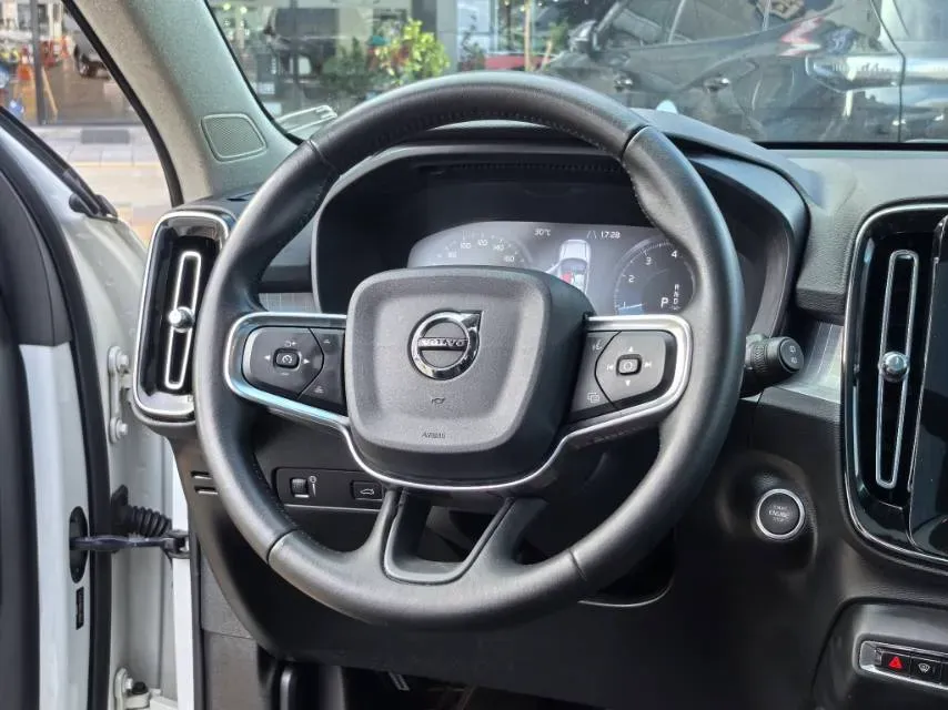 2020 Volvo XC40 1.5T 163HP L3 8AT,autocango,china used car exporter,china ev exporter,chinese used car exporter,chinese used ev exporter
