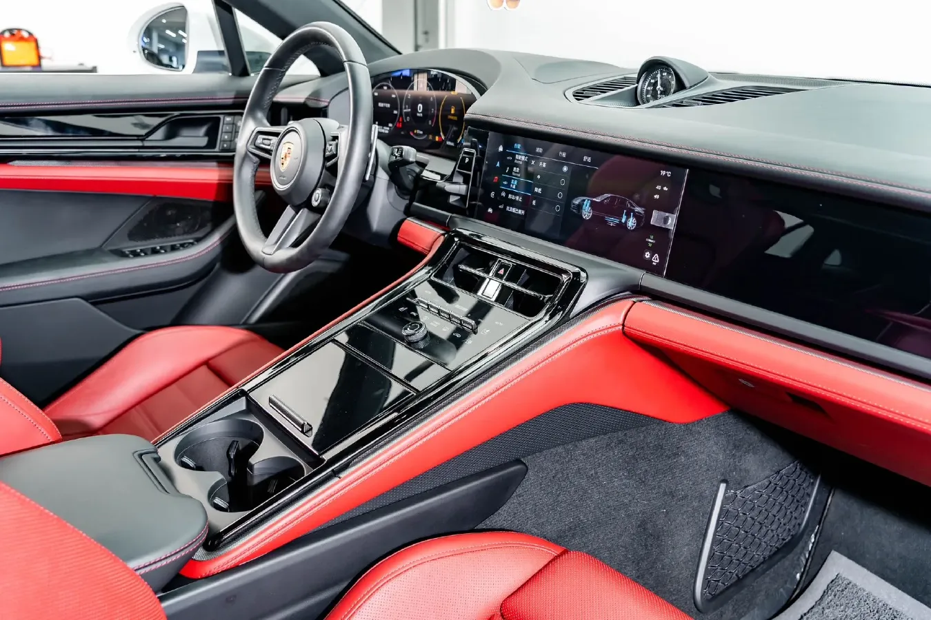 2024 Porsche Panamera 2.9T 353HP V6 8DCT,autocango,china used car exporter,china ev exporter,chinese used car exporter,chinese used ev exporter