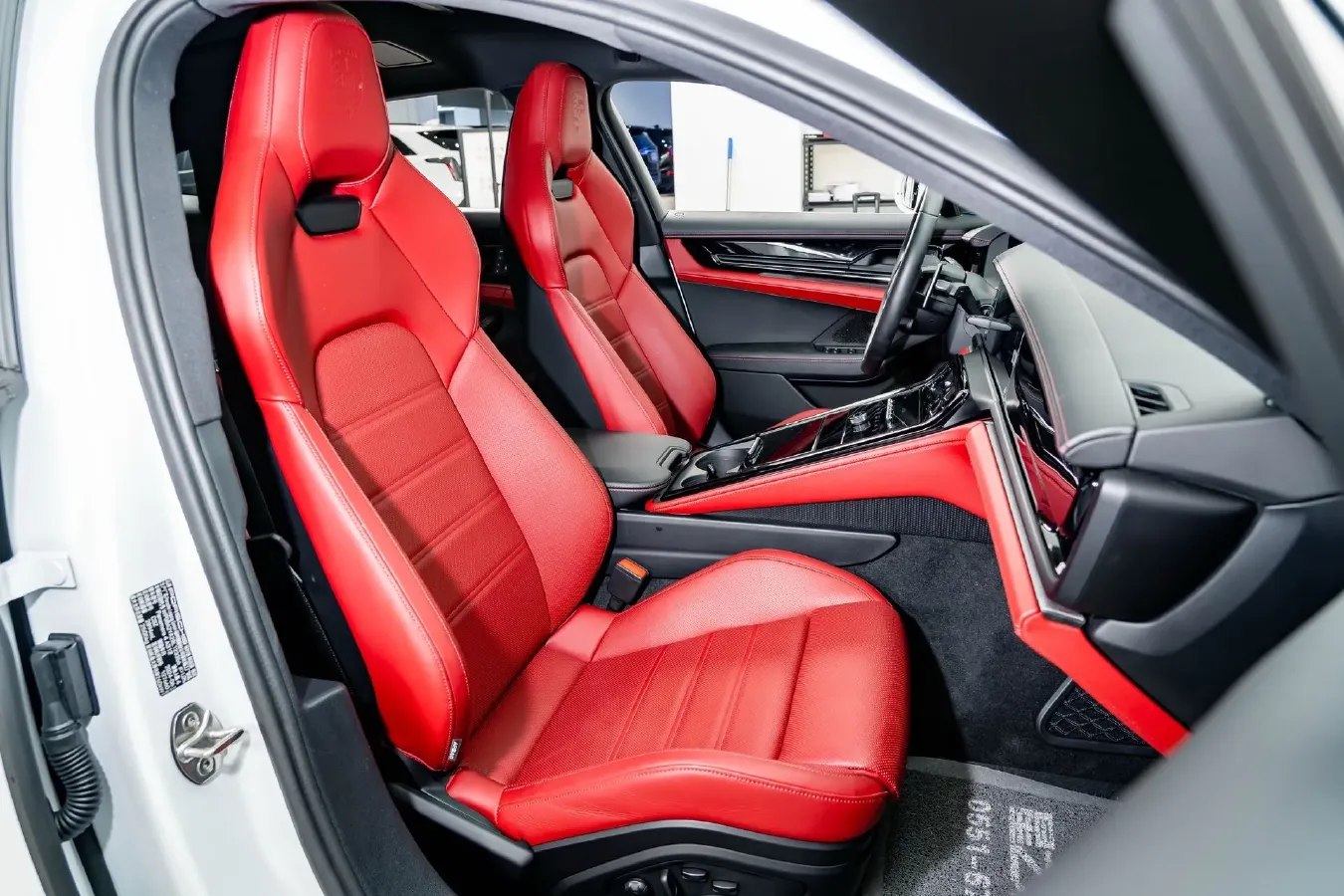 2024 Porsche Panamera 2.9T 353HP V6 8DCT,autocango,china used car exporter,china ev exporter,chinese used car exporter,chinese used ev exporter