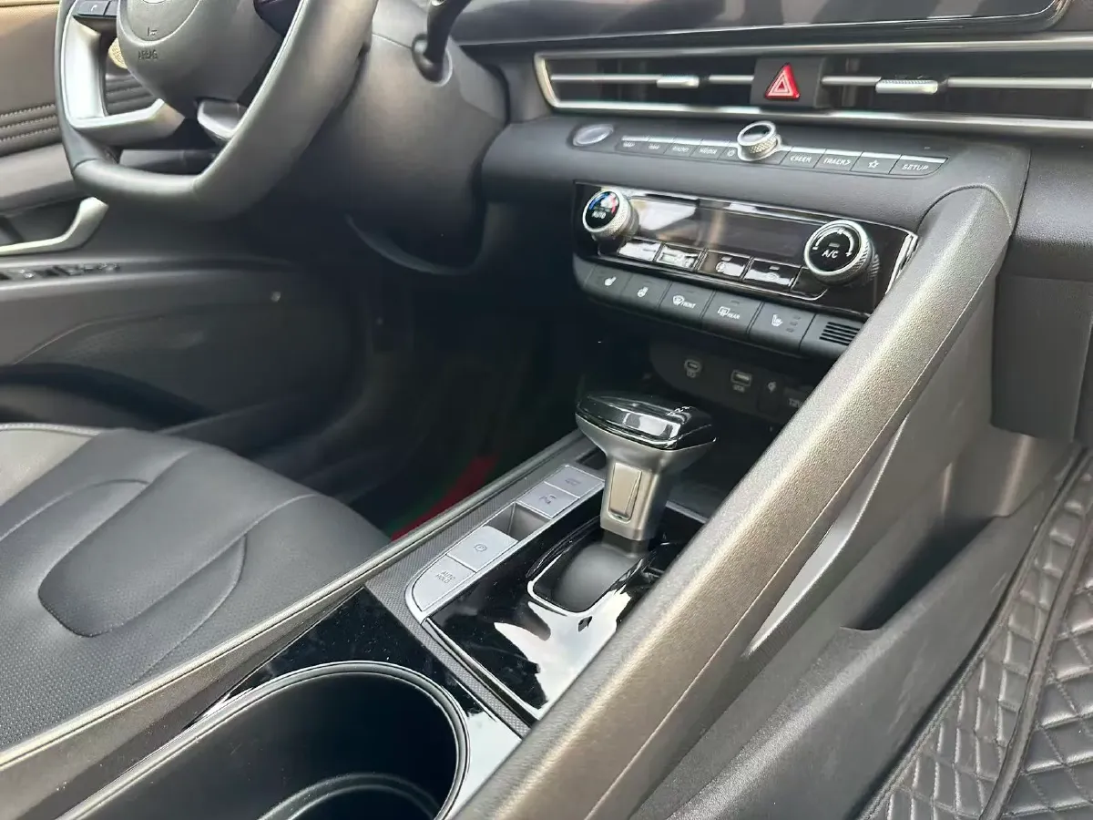 2023 Hyundai Elantra 1.5L 115HP L4 CVT,autocango,china used car exporter,china ev exporter,chinese used car exporter,chinese used ev exporter