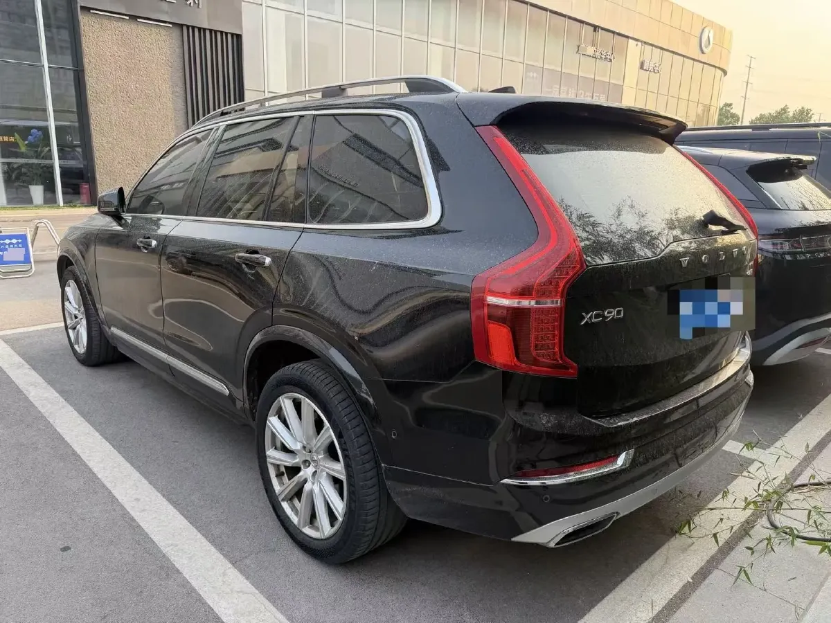 2019 Volvo XC90 2.0T 320HP L4 8AT,autocango,china used car exporter,china ev exporter,chinese used car exporter,chinese used ev exporter