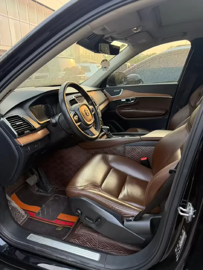 2019 Volvo XC90 2.0T 320HP L4 8AT,autocango,china used car exporter,china ev exporter,chinese used car exporter,chinese used ev exporter