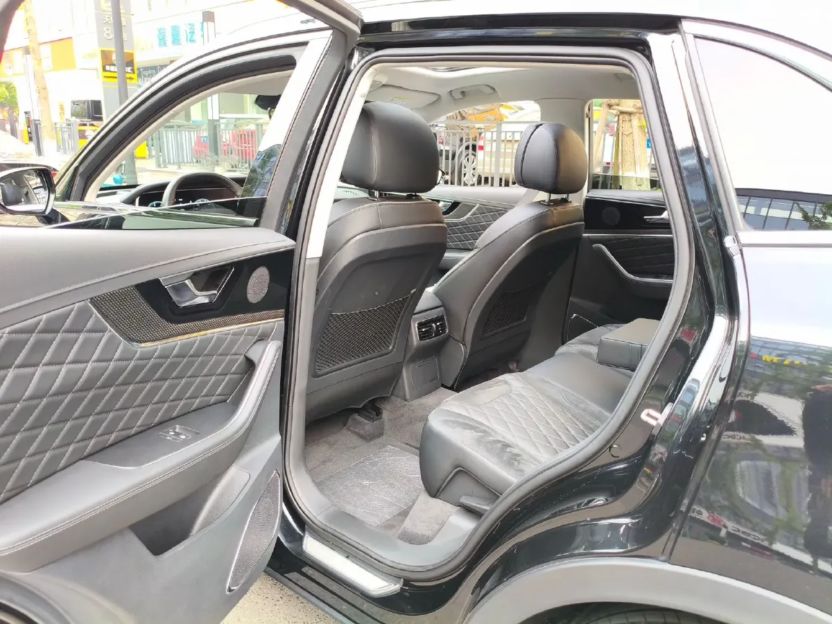 2019 HongQi HS5 2.0T 224HP L4 6AT,autocango,china used car exporter,china ev exporter,chinese used car exporter,chinese used ev exporter