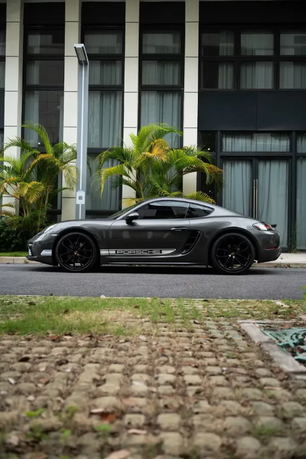 2023 Porsche 718 2.0T 250HP H4 7DCT,autocango,china used car exporter,china ev exporter,chinese used car exporter,chinese used ev exporter