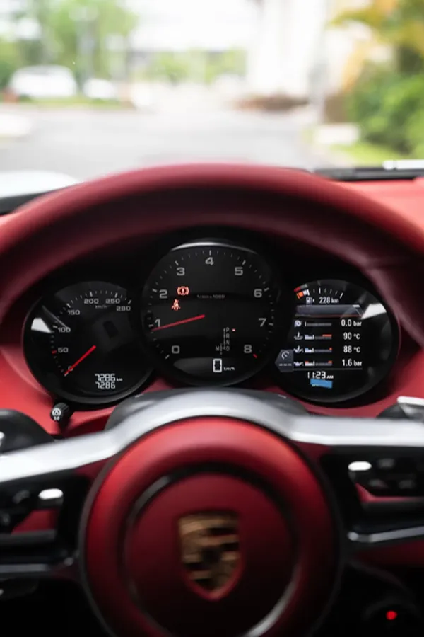 2023 Porsche 718 2.0T 250HP H4 7DCT,autocango,china used car exporter,china ev exporter,chinese used car exporter,chinese used ev exporter