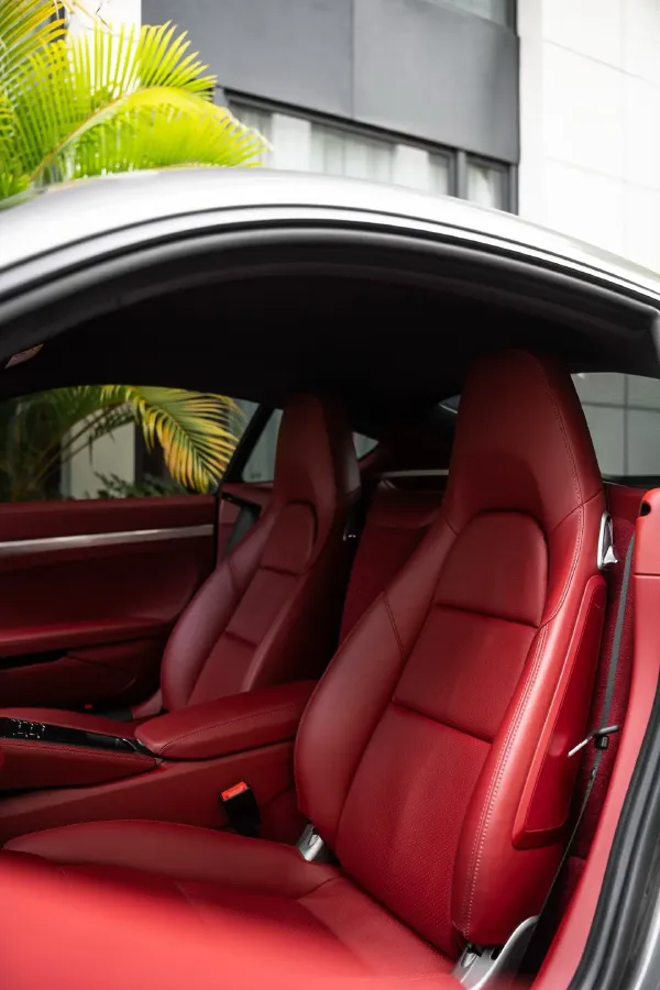 2023 Porsche 718 2.0T 250HP H4 7DCT,autocango,china used car exporter,china ev exporter,chinese used car exporter,chinese used ev exporter