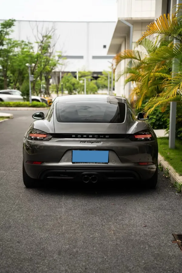 2023 Porsche 718 2.0T 250HP H4 7DCT,autocango,china used car exporter,china ev exporter,chinese used car exporter,chinese used ev exporter