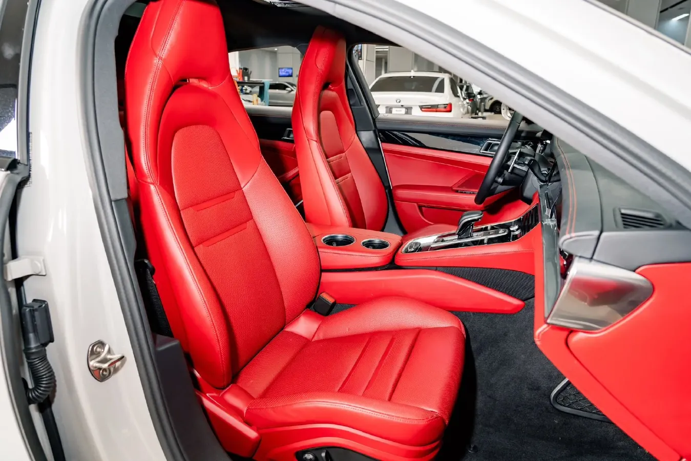 2023 Porsche Panamera 2.9T 330HP V6 8DCT,autocango,china used car exporter,china ev exporter,chinese used car exporter,chinese used ev exporter