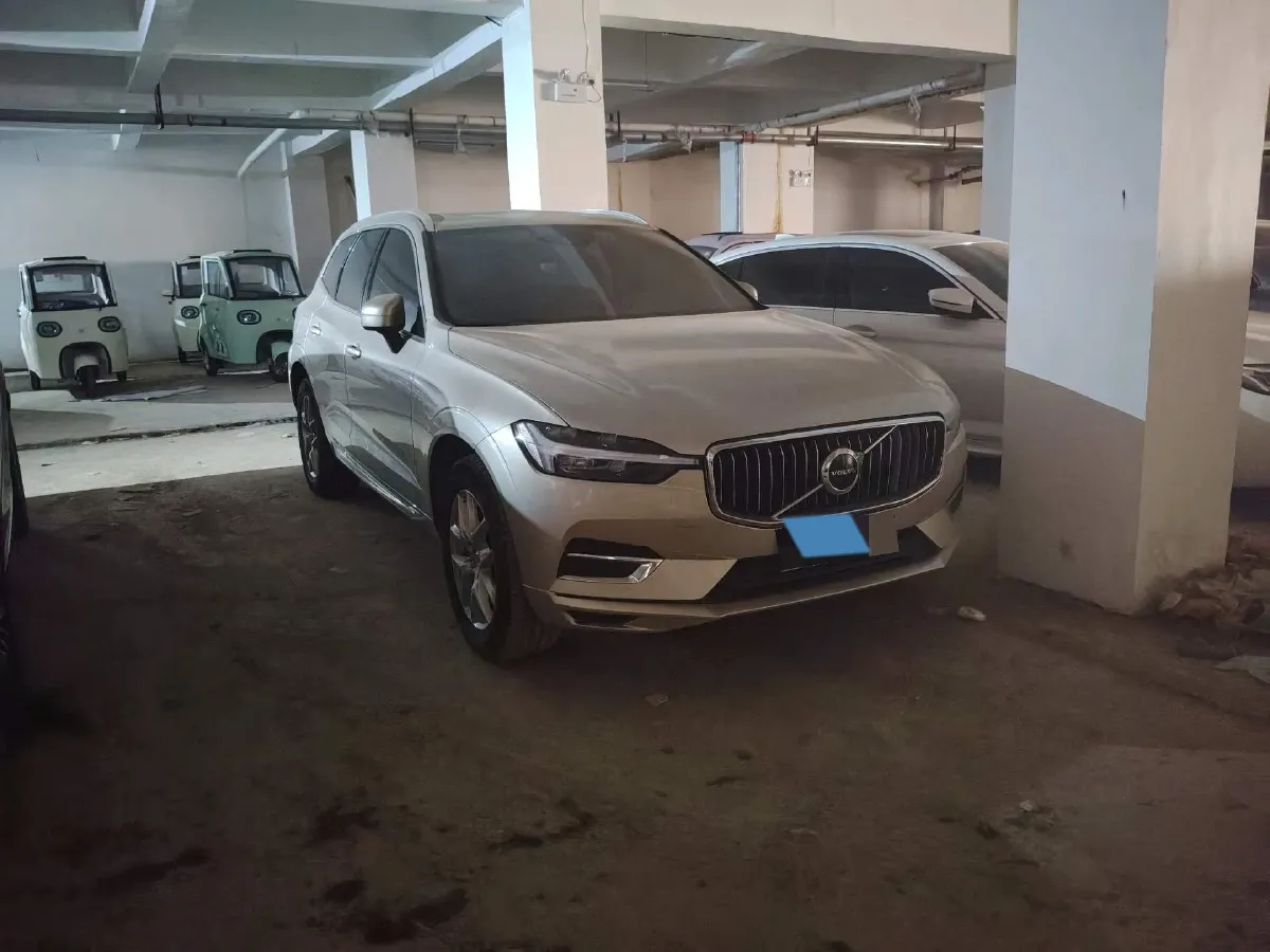 2021 Volvo XC60 2.0T 250HP L4 8AT,autocango,china used car exporter,china ev exporter,chinese used car exporter,chinese used ev exporter