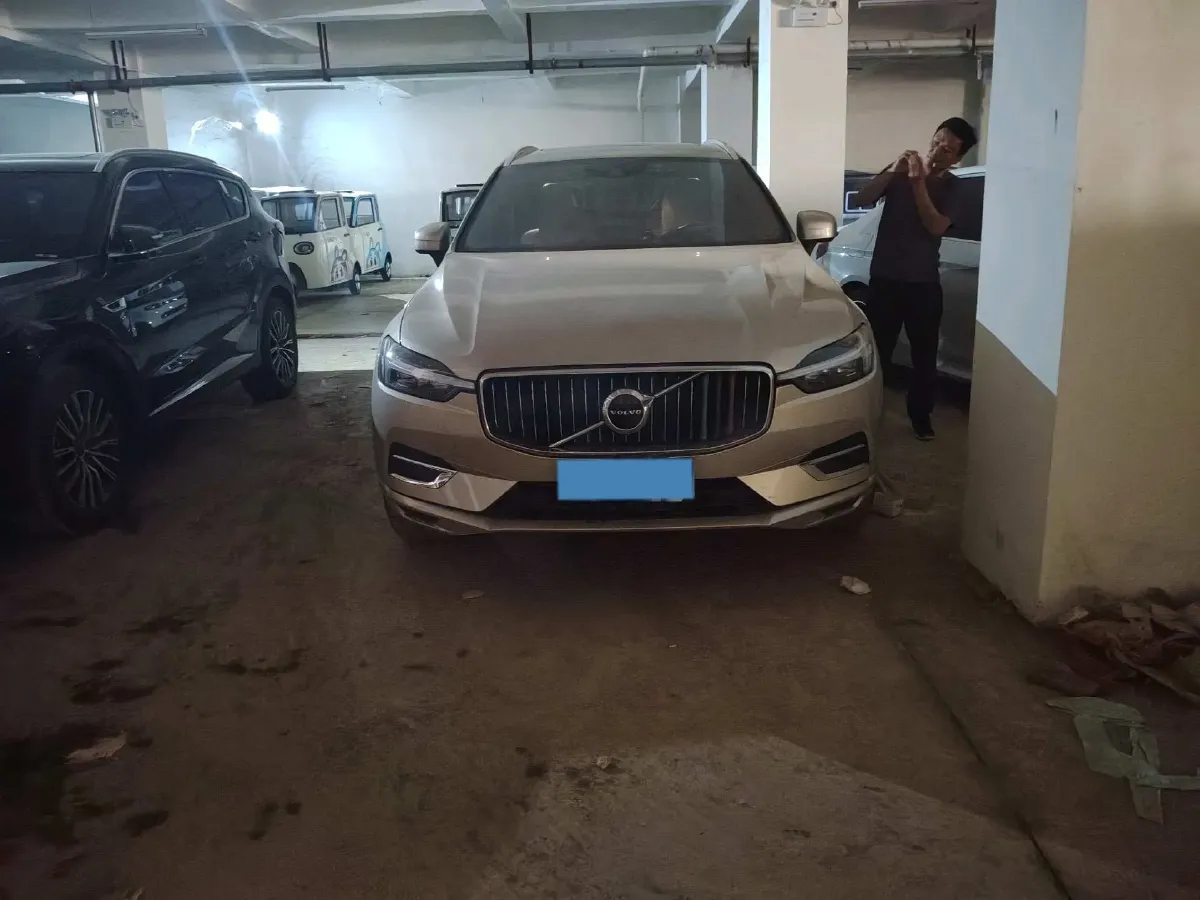 2021 Volvo XC60 2.0T 250HP L4 8AT,autocango,china used car exporter,china ev exporter,chinese used car exporter,chinese used ev exporter