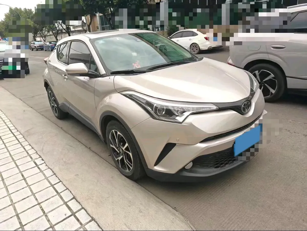 2018 Toyota C-HR 2.0L 171HP L4 CVT,autocango,china used car exporter,china ev exporter,chinese used car exporter,chinese used ev exporter