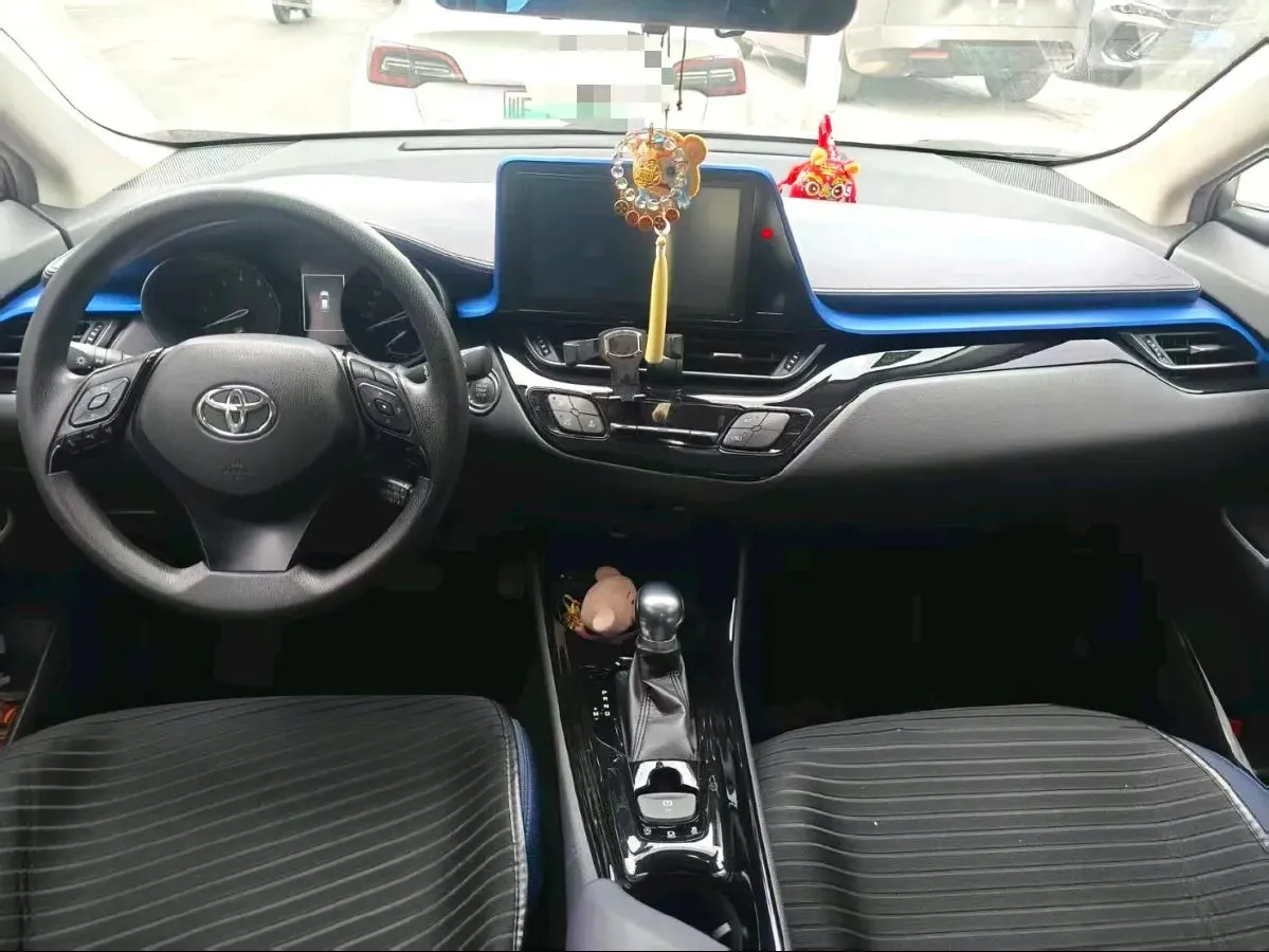 2018 Toyota C-HR 2.0L 171HP L4 CVT,autocango,china used car exporter,china ev exporter,chinese used car exporter,chinese used ev exporter