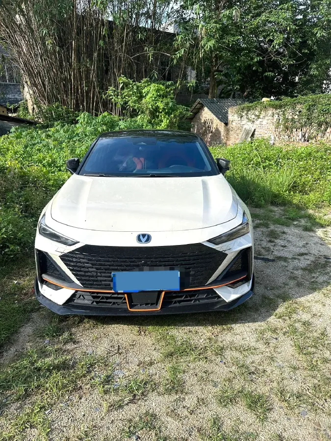 2023 ChangAn UNI-V 1.5T 188HP L4 7DCT,autocango,china used car exporter,china ev exporter,chinese used car exporter,chinese used ev exporter