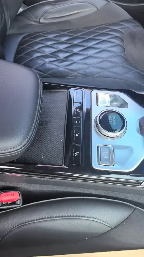 2019 HongQi HS5 2.0T 224HP L4 6AT,autocango,china used car exporter,china ev exporter,chinese used car exporter,chinese used ev exporter