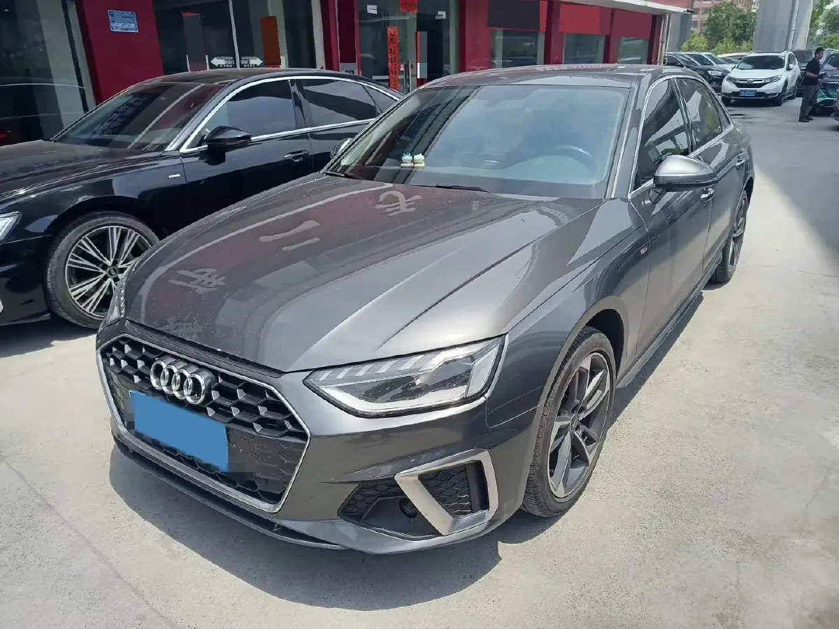 2022 Audi A4L 2.0T 190HP L4 7DCT,autocango,china used car exporter,china ev exporter,chinese used car exporter,chinese used ev exporter