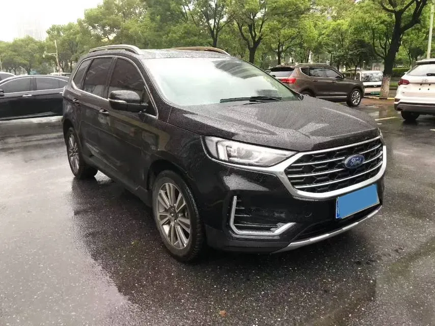 2022 Ford Edge 2.0T 245HP L4 8AT,autocango,china used car exporter,china ev exporter,chinese used car exporter,chinese used ev exporter