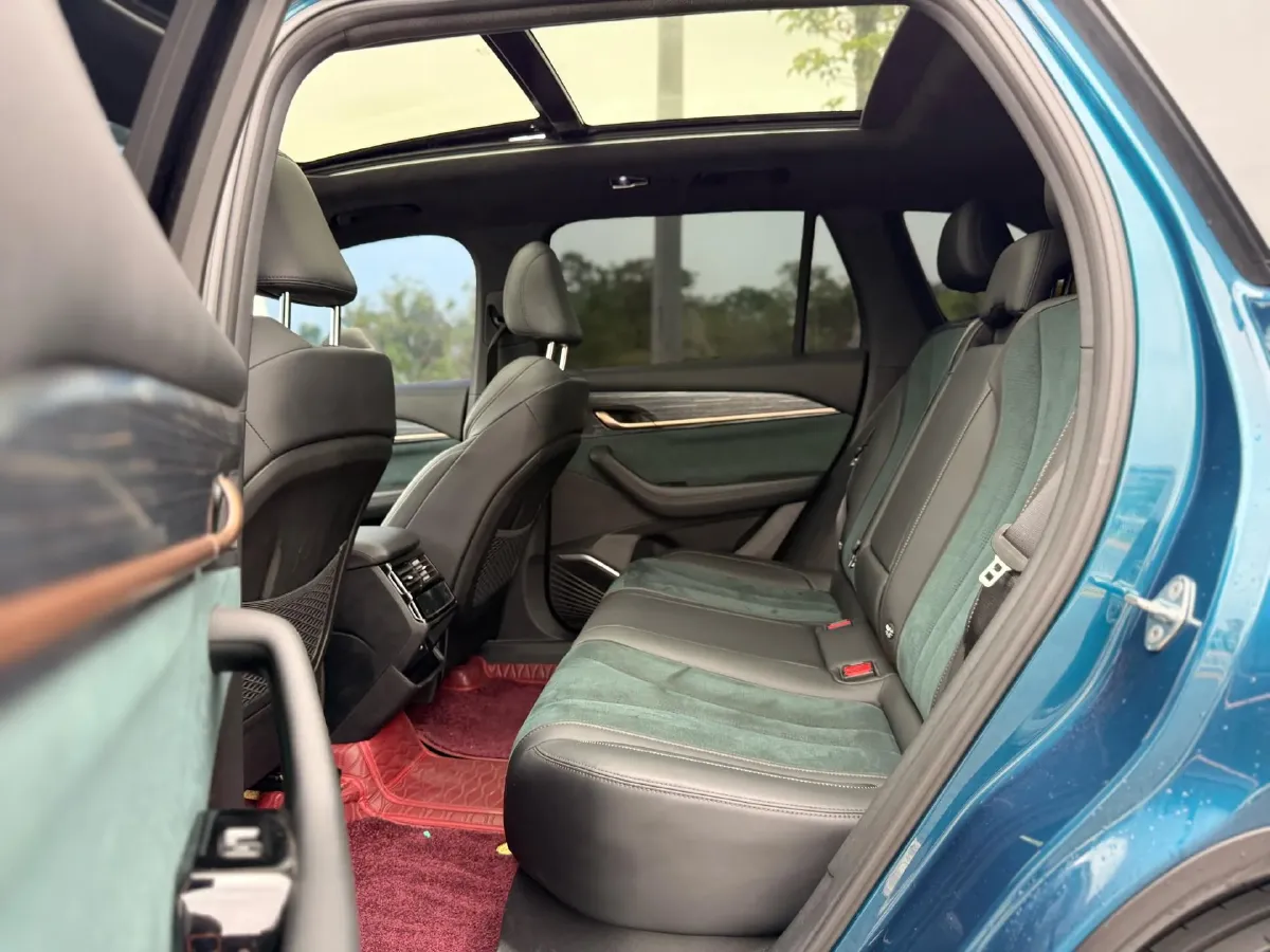 2021 Geely Monjaro 2.0T 218HP L4 7DCT,autocango,china used car exporter,china ev exporter,chinese used car exporter,chinese used ev exporter