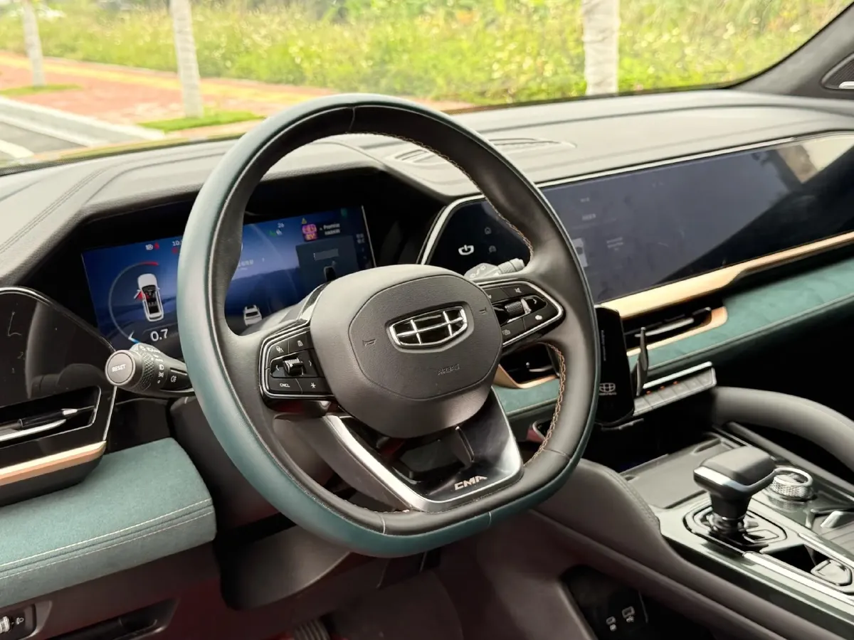 2021 Geely Monjaro 2.0T 218HP L4 7DCT,autocango,china used car exporter,china ev exporter,chinese used car exporter,chinese used ev exporter