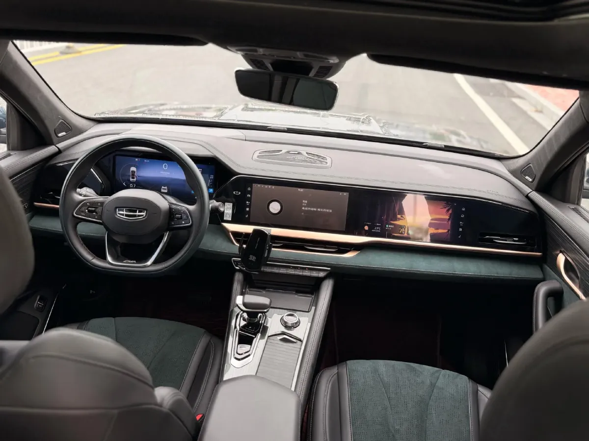 2021 Geely Monjaro 2.0T 218HP L4 7DCT,autocango,china used car exporter,china ev exporter,chinese used car exporter,chinese used ev exporter