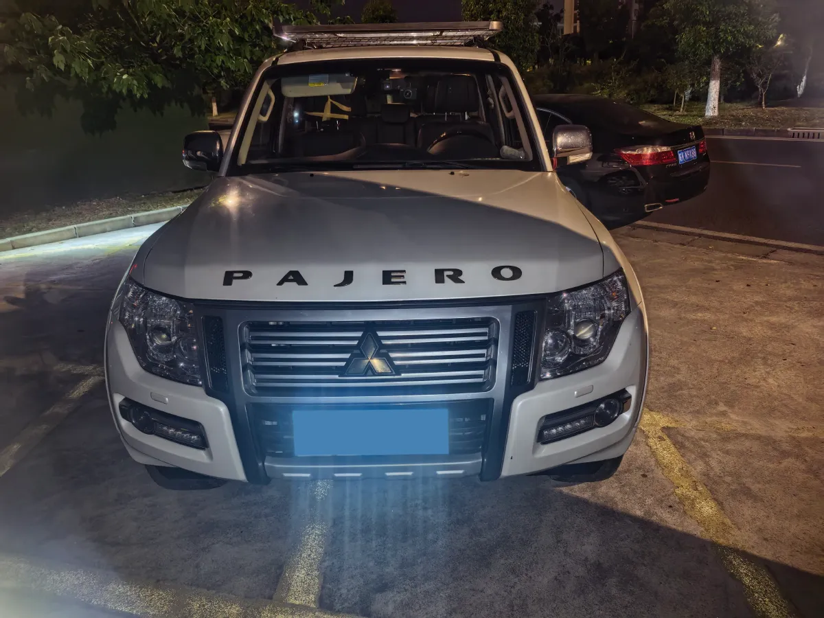 2019 Mitsubishi Pajero 3.0L 174HP V6 5AT,autocango,china used car exporter,china ev exporter,chinese used car exporter,chinese used ev exporter