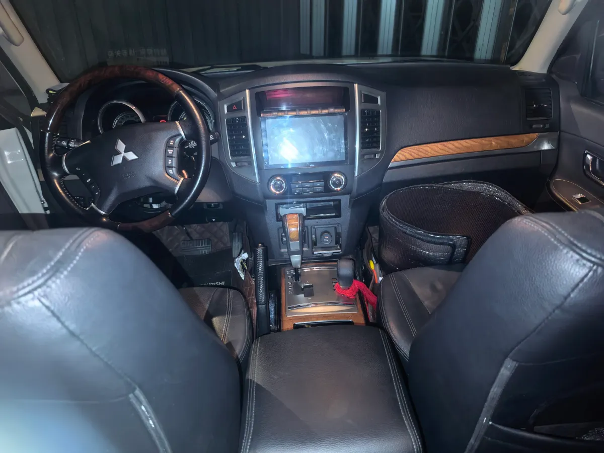 2019 Mitsubishi Pajero 3.0L 174HP V6 5AT,autocango,china used car exporter,china ev exporter,chinese used car exporter,chinese used ev exporter