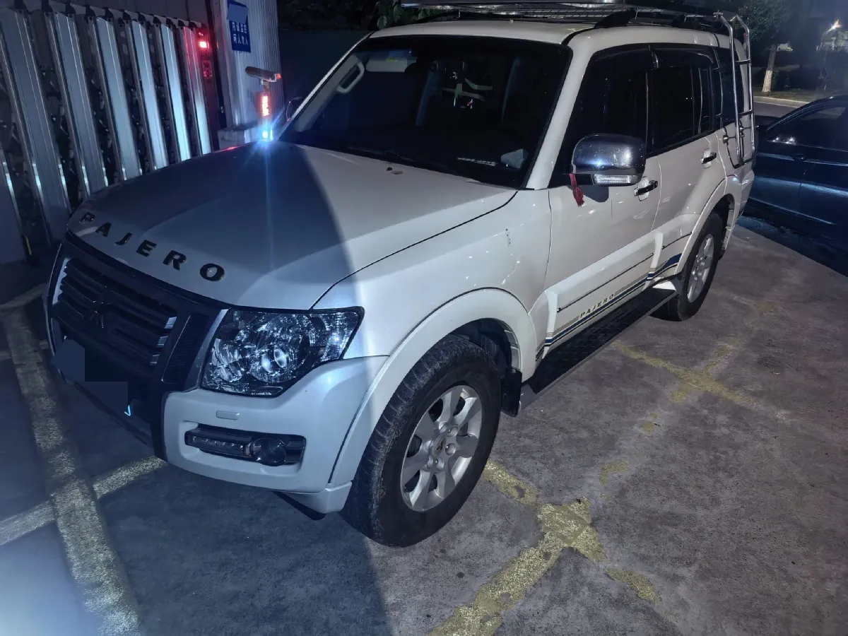 2019 Mitsubishi Pajero 3.0L 174HP V6 5AT,autocango,china used car exporter,china ev exporter,chinese used car exporter,chinese used ev exporter