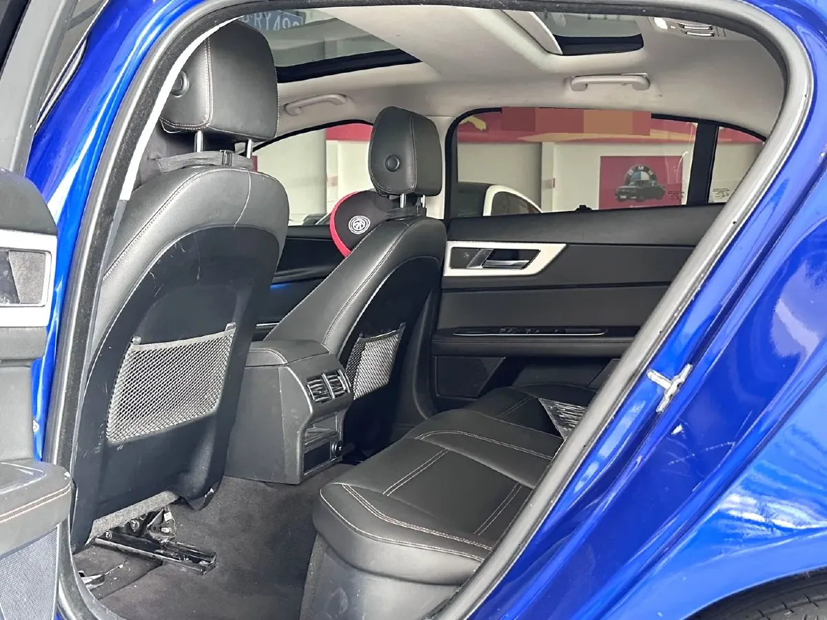 2019 Land Rover Discovery Sport 2.0T 200HP L4 9AT,autocango,china used car exporter,china ev exporter,chinese used car exporter,chinese used ev exporter