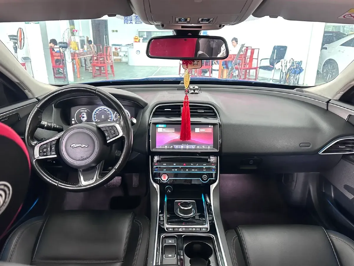 2019 Land Rover Discovery Sport 2.0T 200HP L4 9AT,autocango,china used car exporter,china ev exporter,chinese used car exporter,chinese used ev exporter