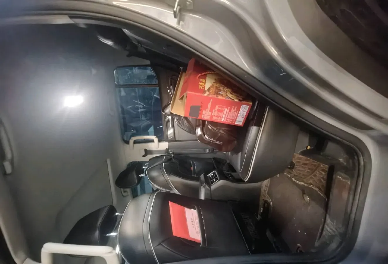2021 Tank 300 2.0T 227HP L4 8AT,autocango,china used car exporter,china ev exporter,chinese used car exporter,chinese used ev exporter