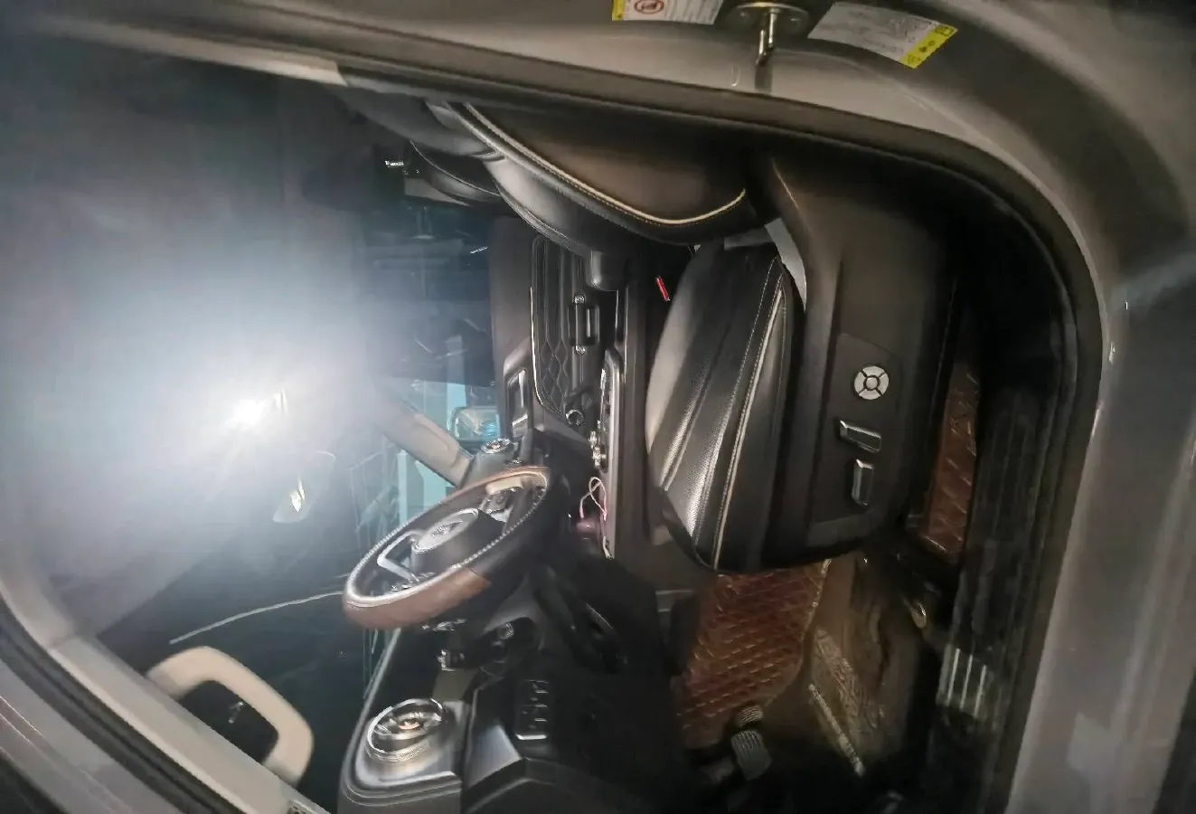 2021 Tank 300 2.0T 227HP L4 8AT,autocango,china used car exporter,china ev exporter,chinese used car exporter,chinese used ev exporter
