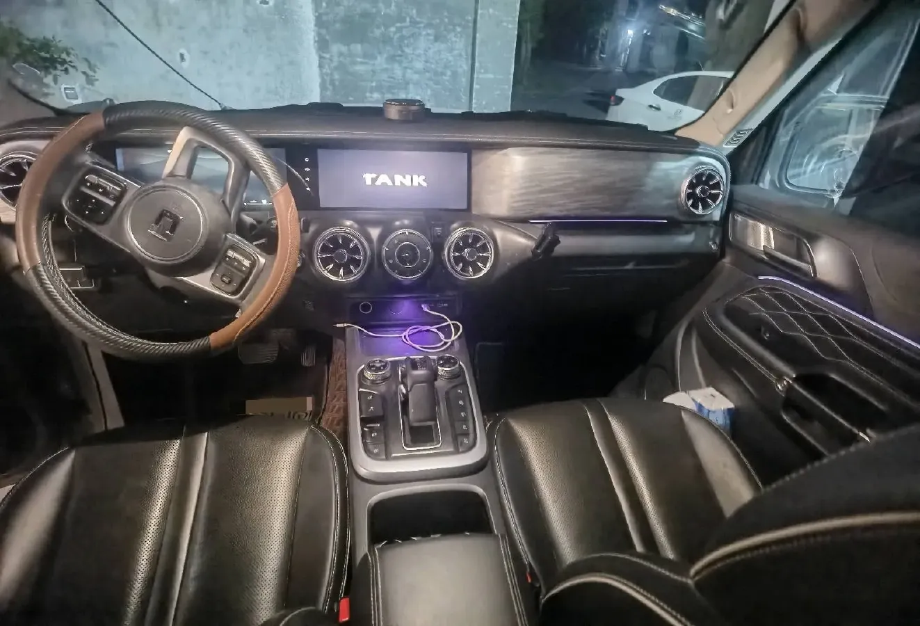 2021 Tank 300 2.0T 227HP L4 8AT,autocango,china used car exporter,china ev exporter,chinese used car exporter,chinese used ev exporter