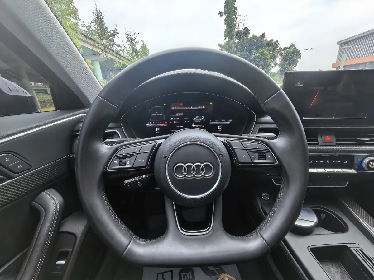 2022 Audi A4L 2.0T 190HP L4 7DCT,autocango,china used car exporter,china ev exporter,chinese used car exporter,chinese used ev exporter