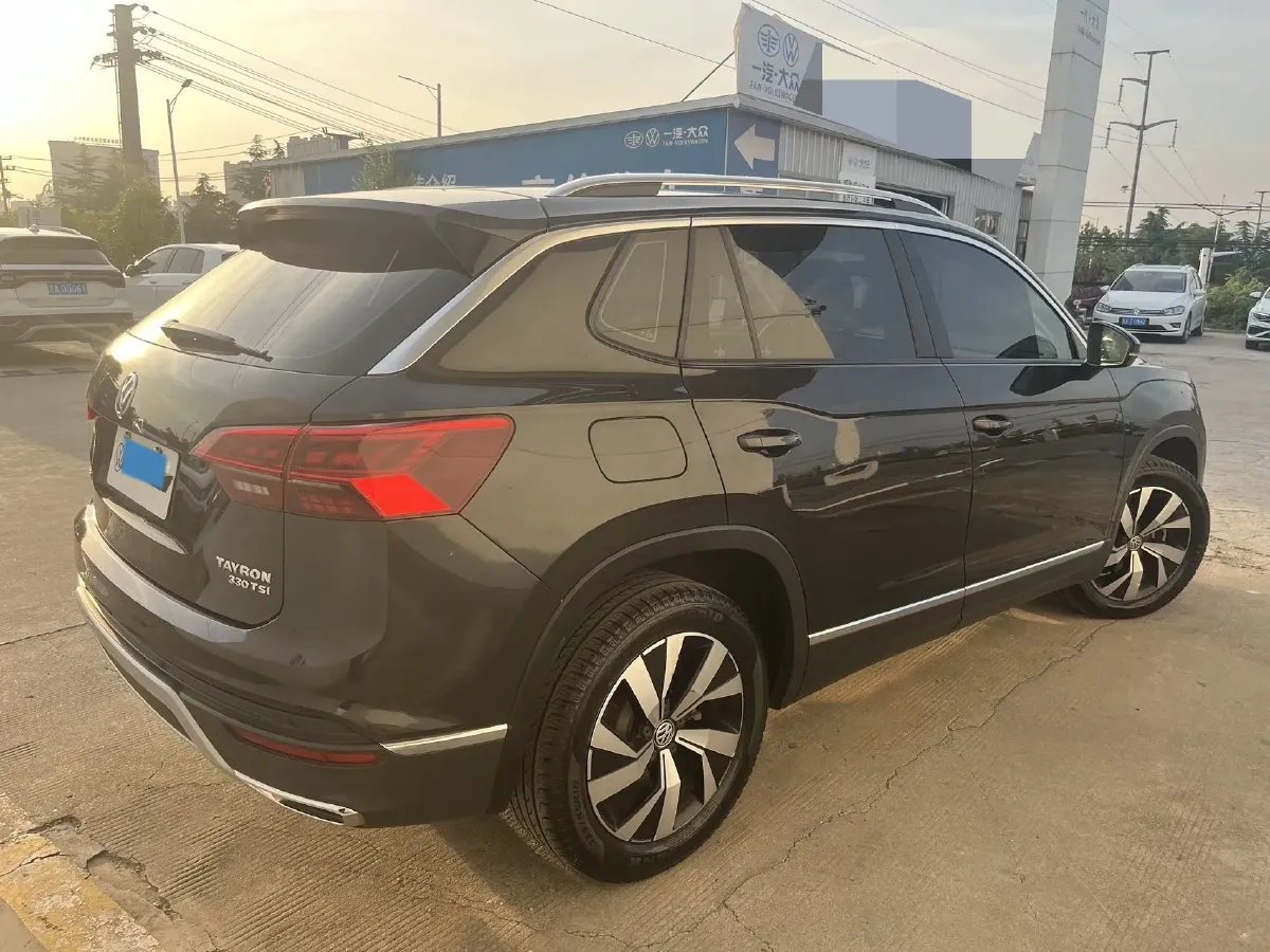 2019 Jeep Cherokee 2.0T 234HP L4 9AT,autocango,china used car exporter,china ev exporter,chinese used car exporter,chinese used ev exporter