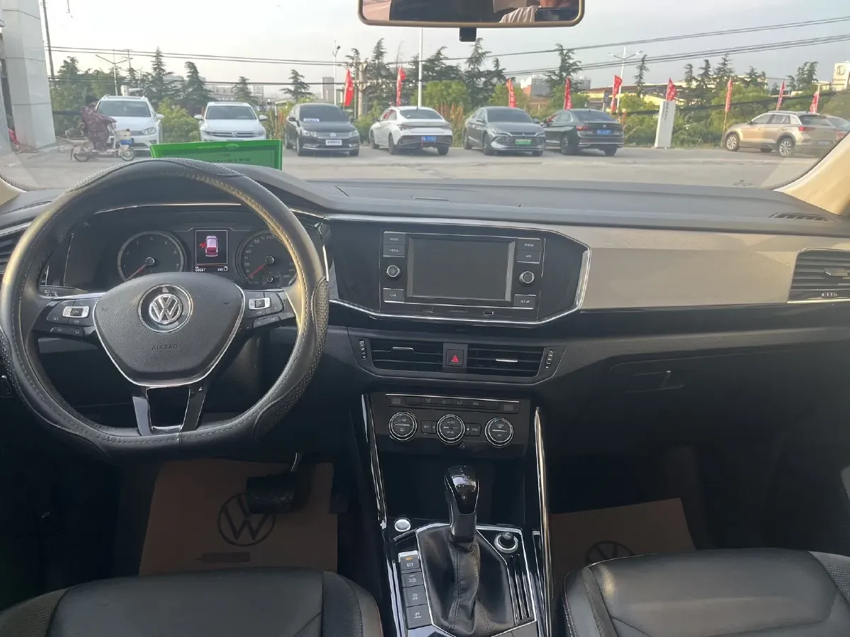 2019 Jeep Cherokee 2.0T 234HP L4 9AT,autocango,china used car exporter,china ev exporter,chinese used car exporter,chinese used ev exporter