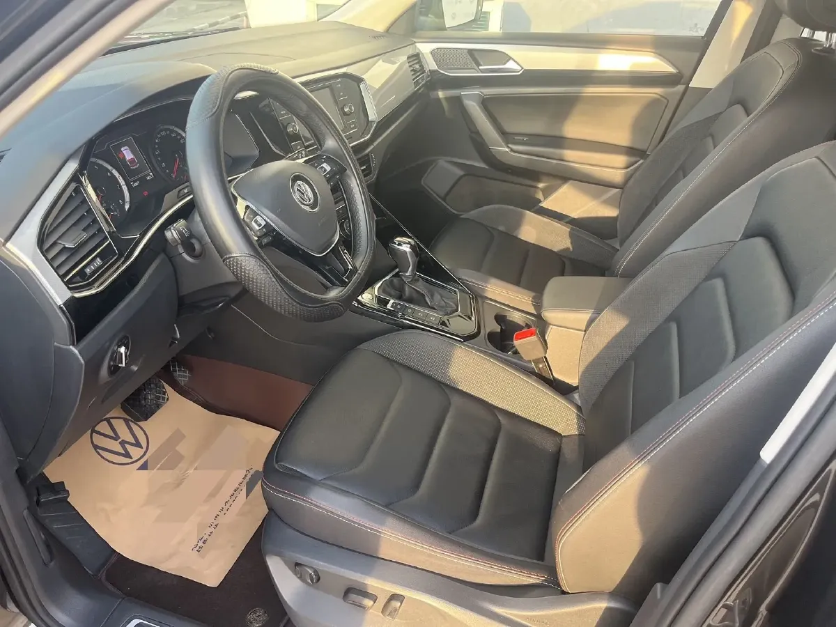 2019 Jeep Cherokee 2.0T 234HP L4 9AT,autocango,china used car exporter,china ev exporter,chinese used car exporter,chinese used ev exporter