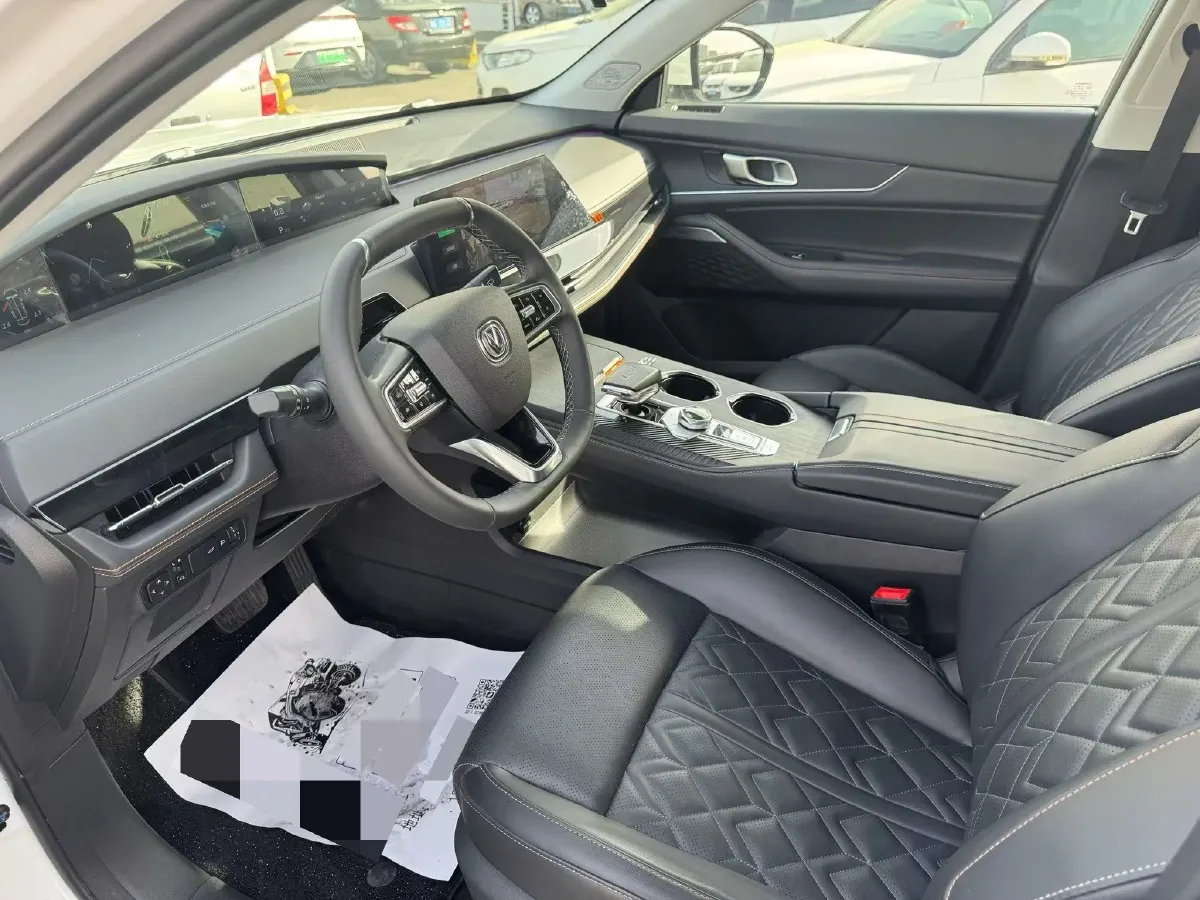 2021 ChangAn UNI-K 2.0T 233HP L4 8AT,autocango,china used car exporter,china ev exporter,chinese used car exporter,chinese used ev exporter