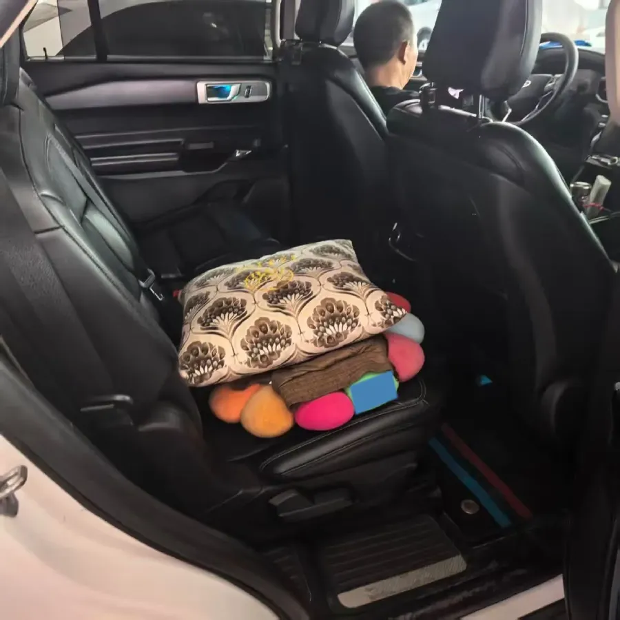2023 Ford Explorer 2.3T 276HP L4 10AT,autocango,china used car exporter,china ev exporter,chinese used car exporter,chinese used ev exporter