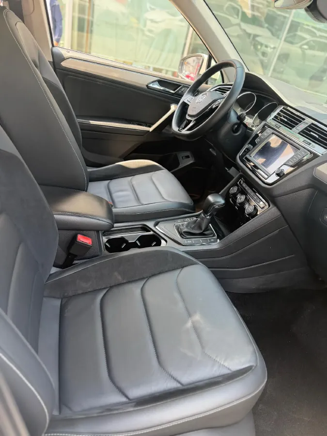 2017 Volkswagen Tiguan L 2.0T 220HP L4 7DCT,autocango,china used car exporter,china ev exporter,chinese used car exporter,chinese used ev exporter