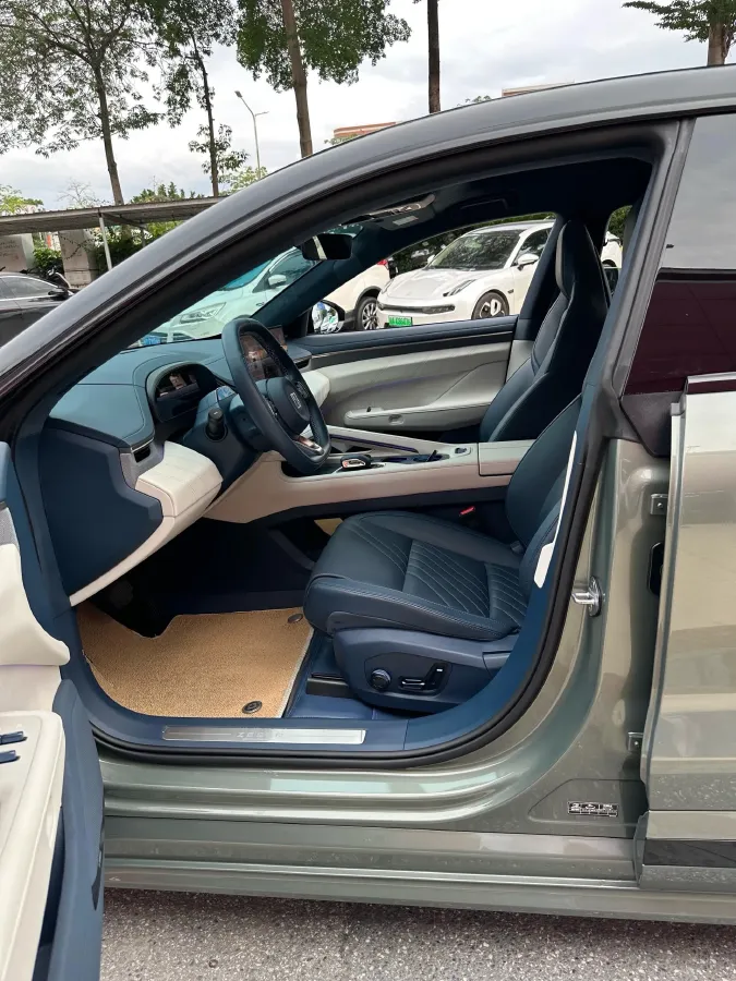 2024 Zeekr 001 BEV 100KWH,autocango,china used car exporter,china ev exporter,chinese used car exporter,chinese used ev exporter