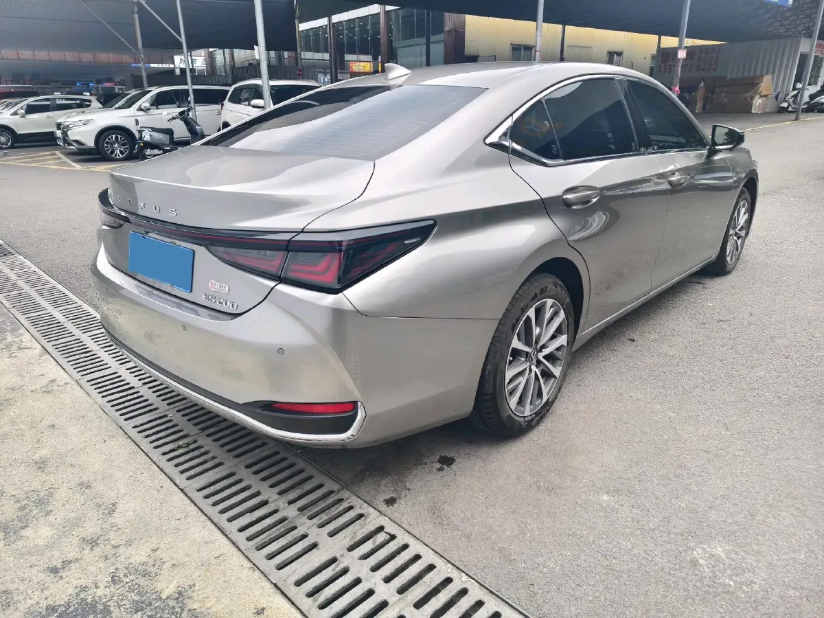 2025 Lexus ES 2.0L 173HP L4 CVT,autocango,china used car exporter,china ev exporter,chinese used car exporter,chinese used ev exporter