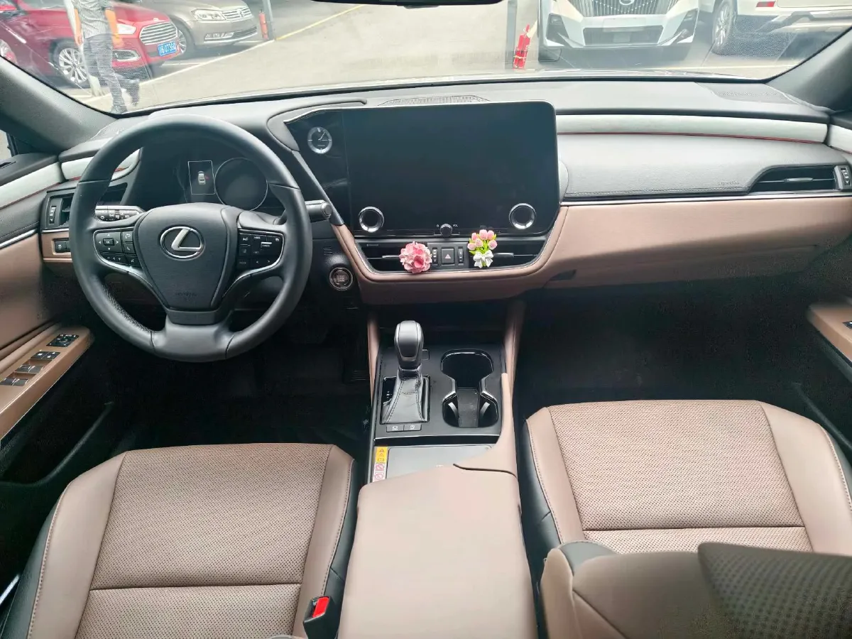 2025 Lexus ES 2.0L 173HP L4 CVT,autocango,china used car exporter,china ev exporter,chinese used car exporter,chinese used ev exporter