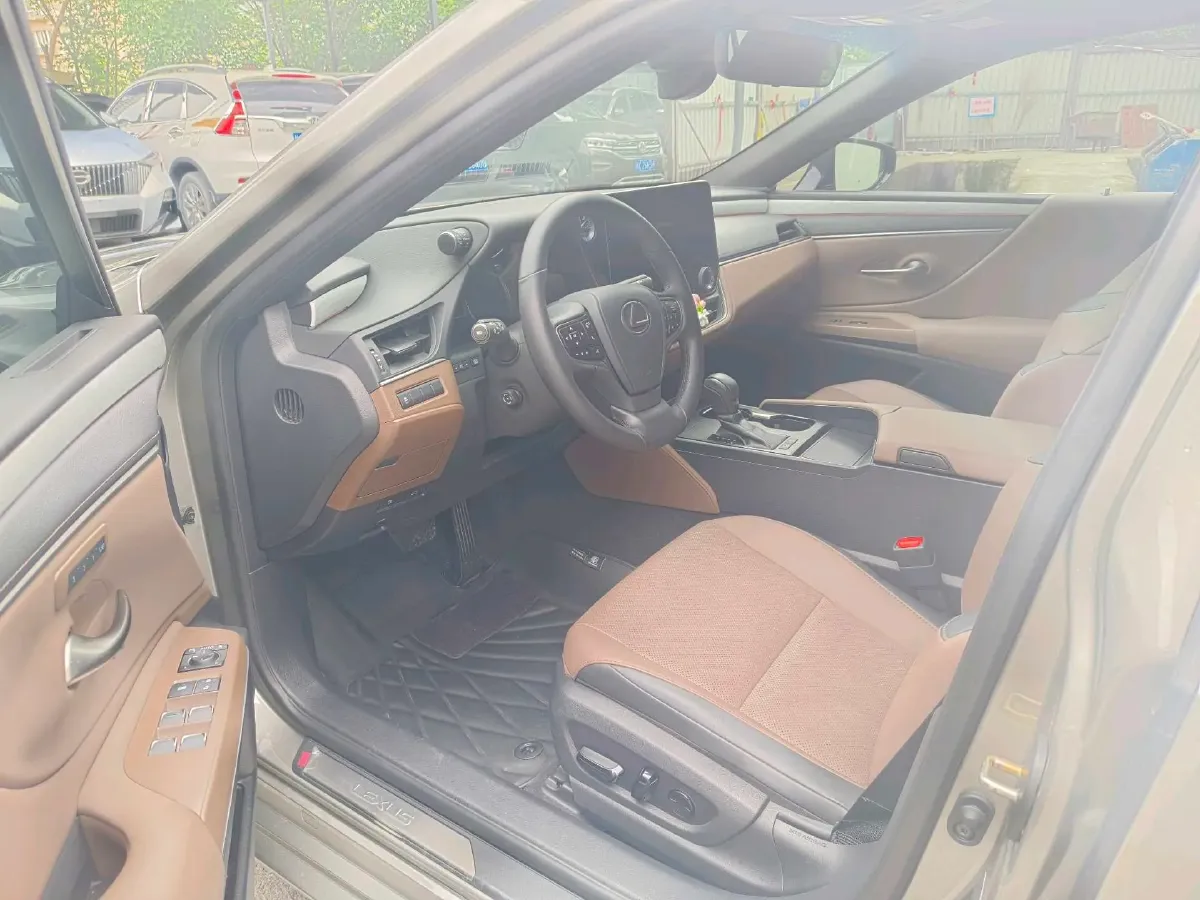 2025 Lexus ES 2.0L 173HP L4 CVT,autocango,china used car exporter,china ev exporter,chinese used car exporter,chinese used ev exporter