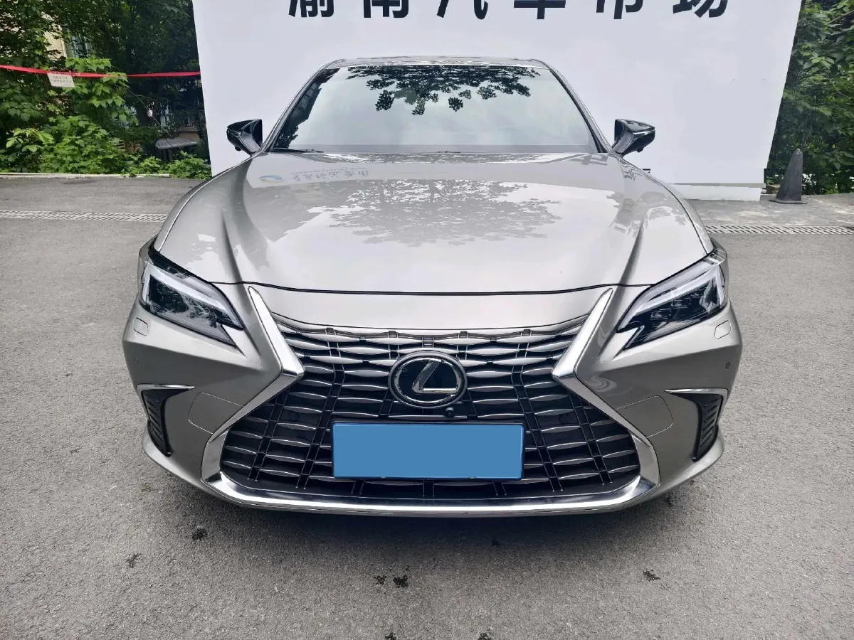 2025 Lexus ES 2.0L 173HP L4 CVT,autocango,china used car exporter,china ev exporter,chinese used car exporter,chinese used ev exporter