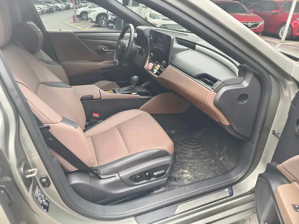 2025 Lexus ES 2.0L 173HP L4 CVT,autocango,china used car exporter,china ev exporter,chinese used car exporter,chinese used ev exporter